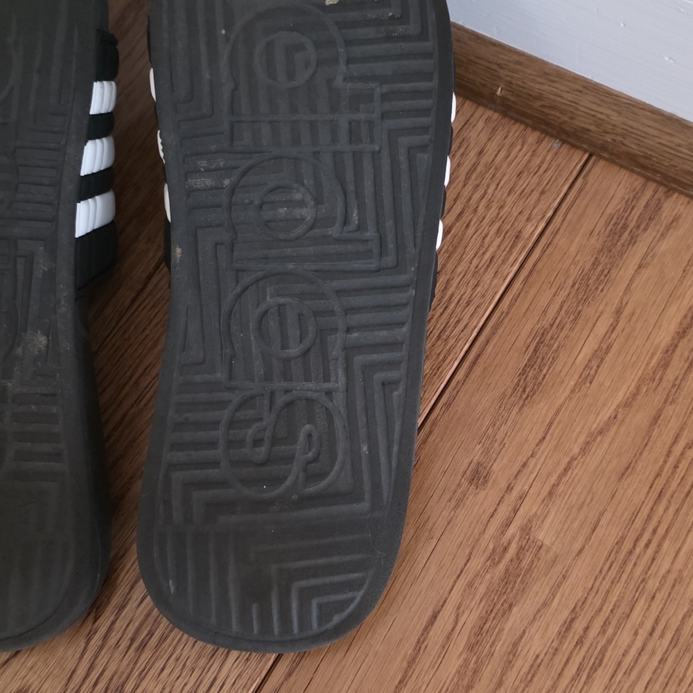 Adidas Adissage Slides – Size 9 – Unisex - Picture 5 of 6